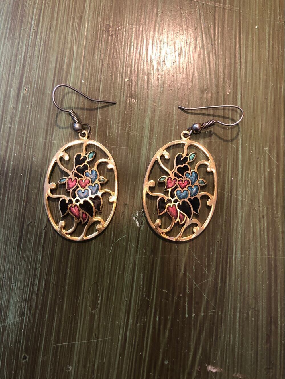 Vintage Cloisonnรฉ Gold Tone Heart Design Pierced Dangle Earrings